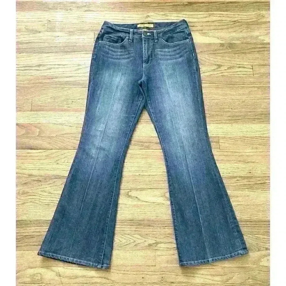 seven 7 Denim - Seven 7 premium denim Ladies Size 6 Medium Wash Bootcut Jeans